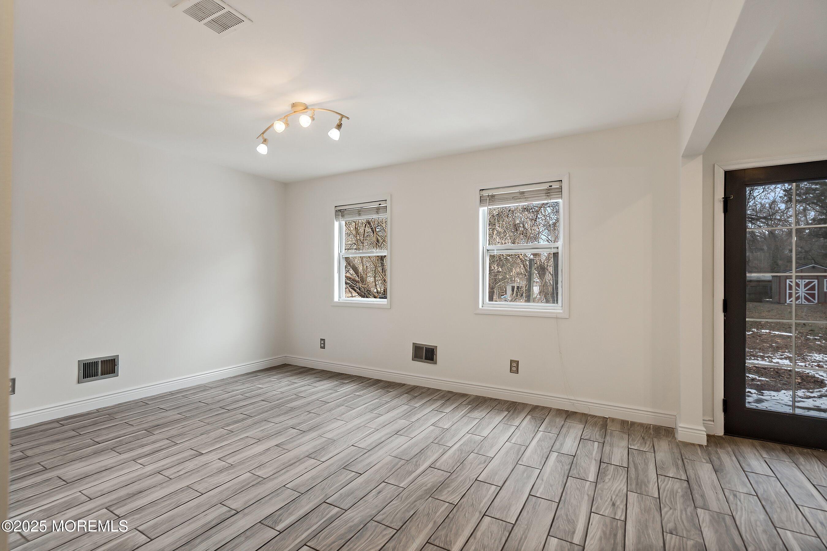 10 Freewood Street, Howell, South Dakota image 17