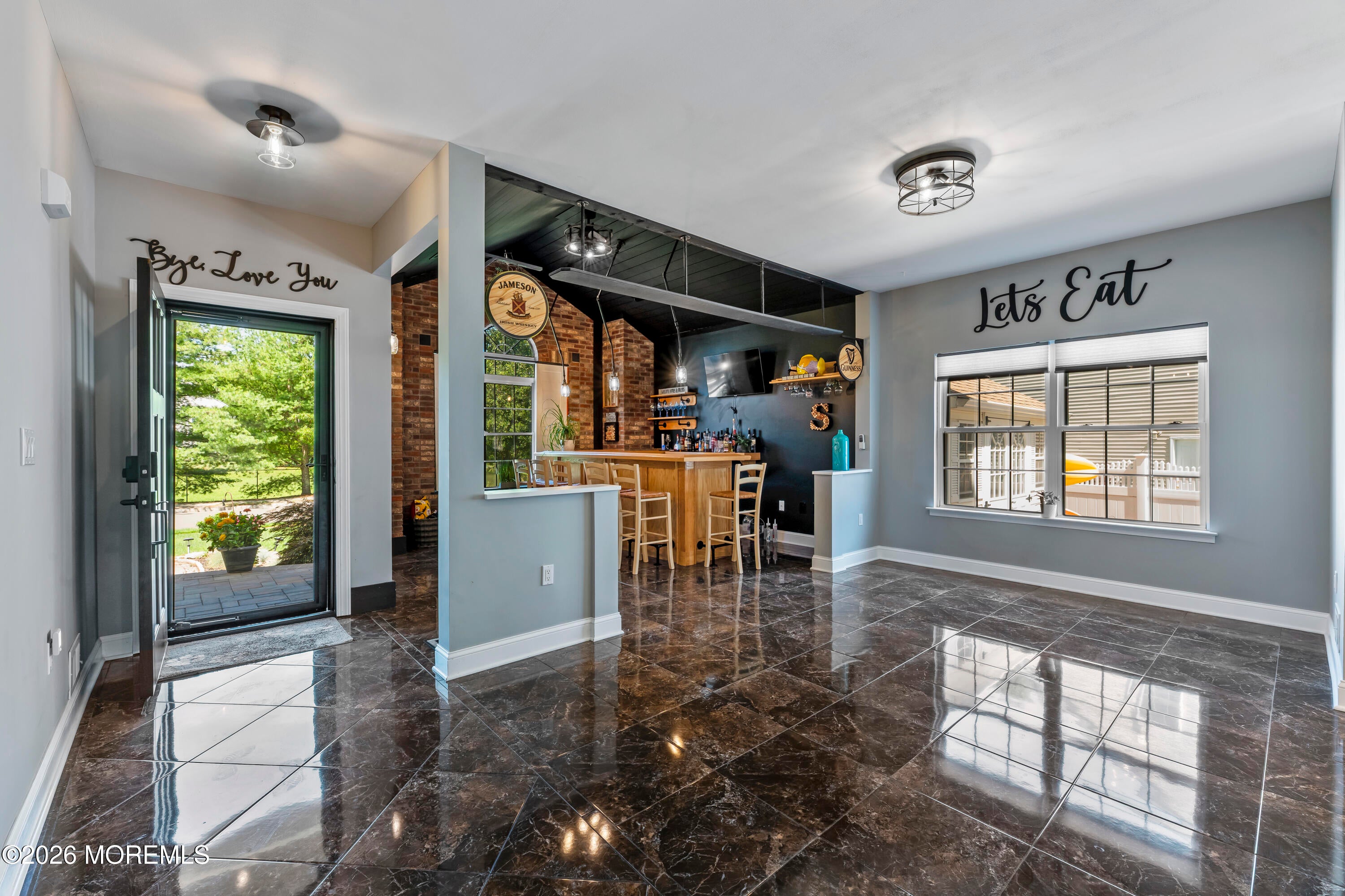 27 Pacific Avenue
