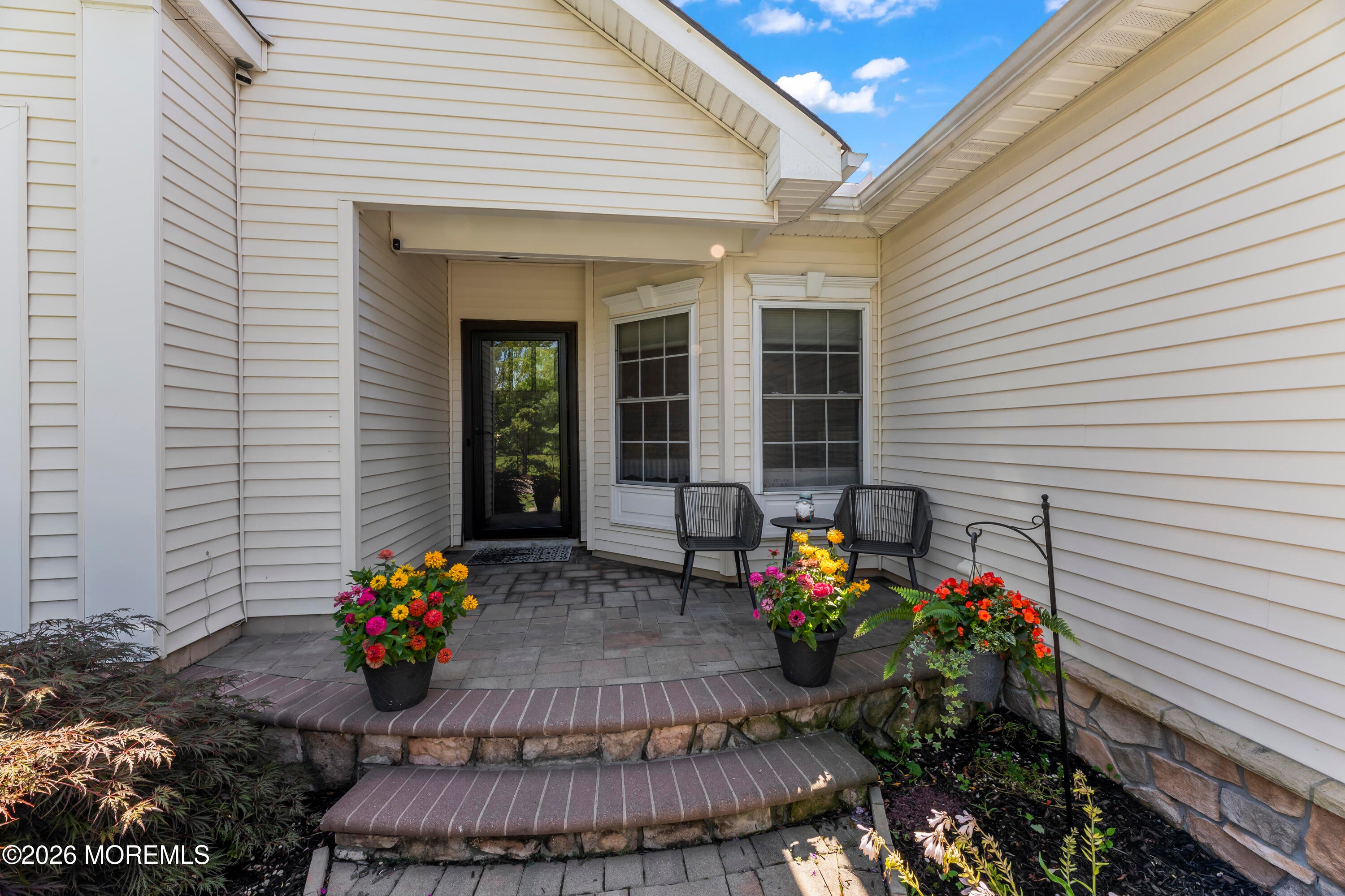 27 Pacific Avenue