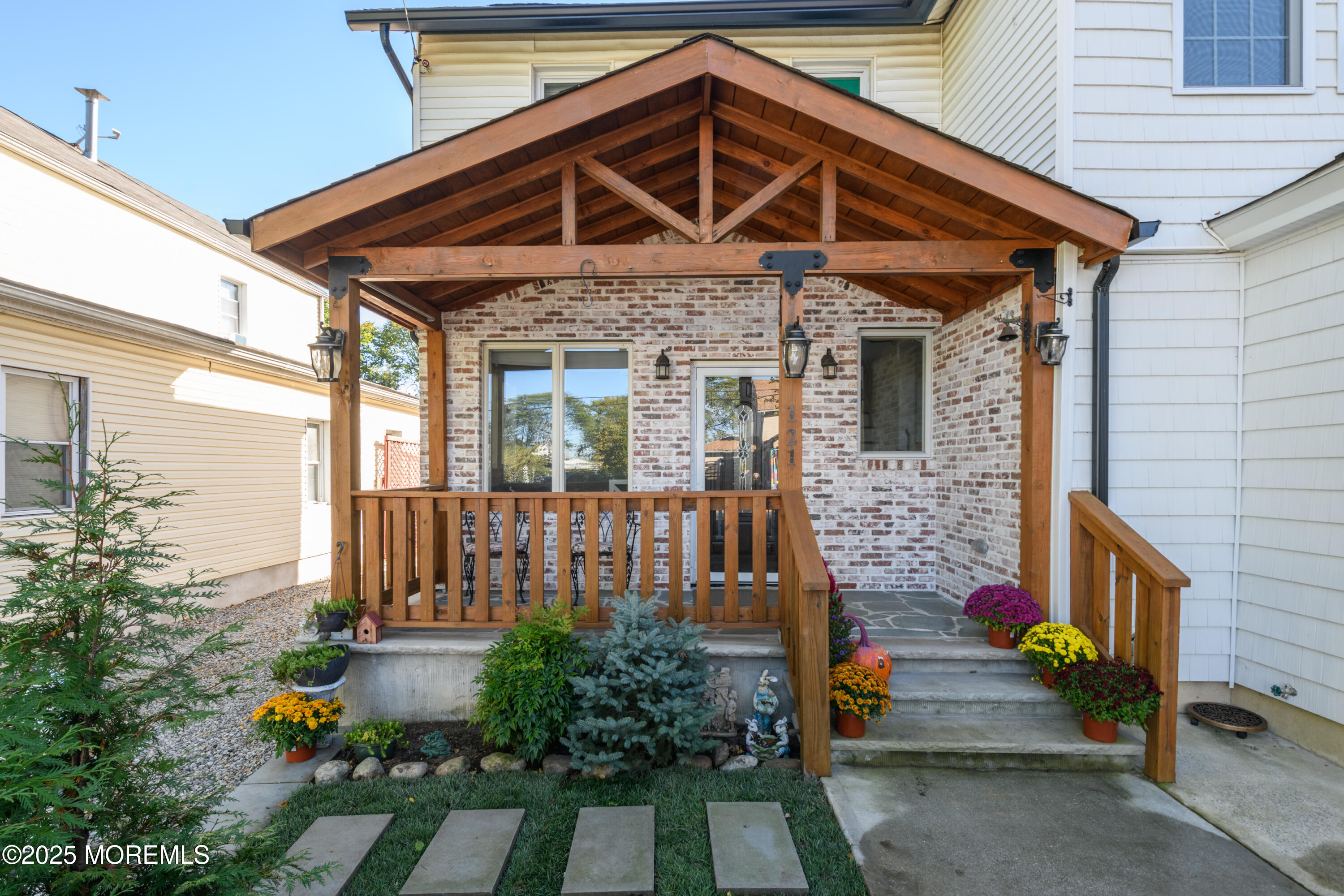 121 Catherine Street