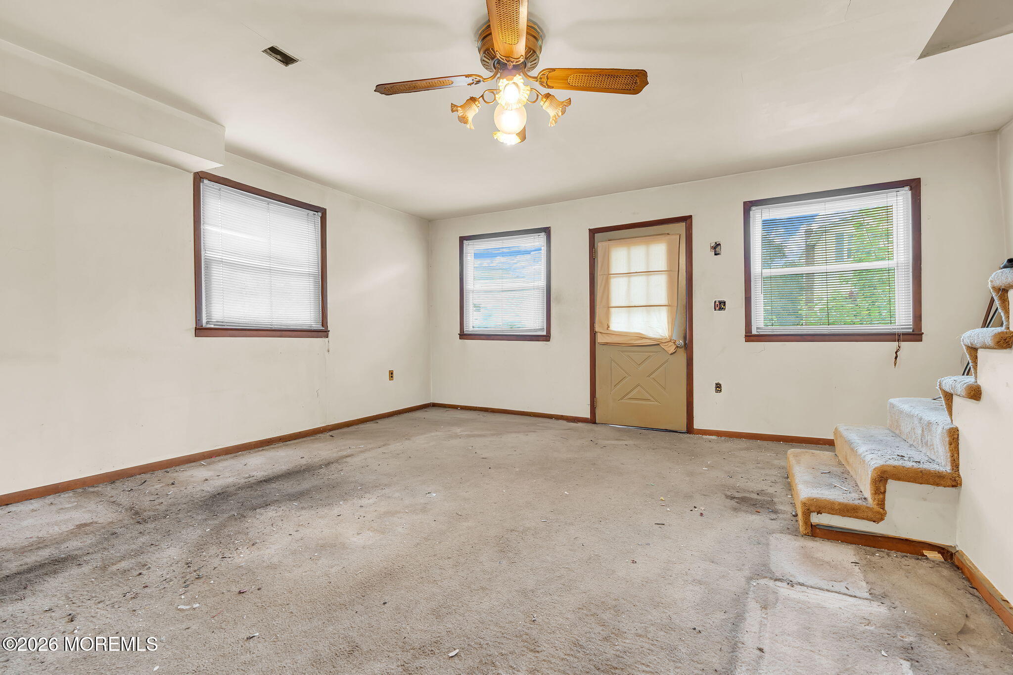 712 Monmouth Parkway