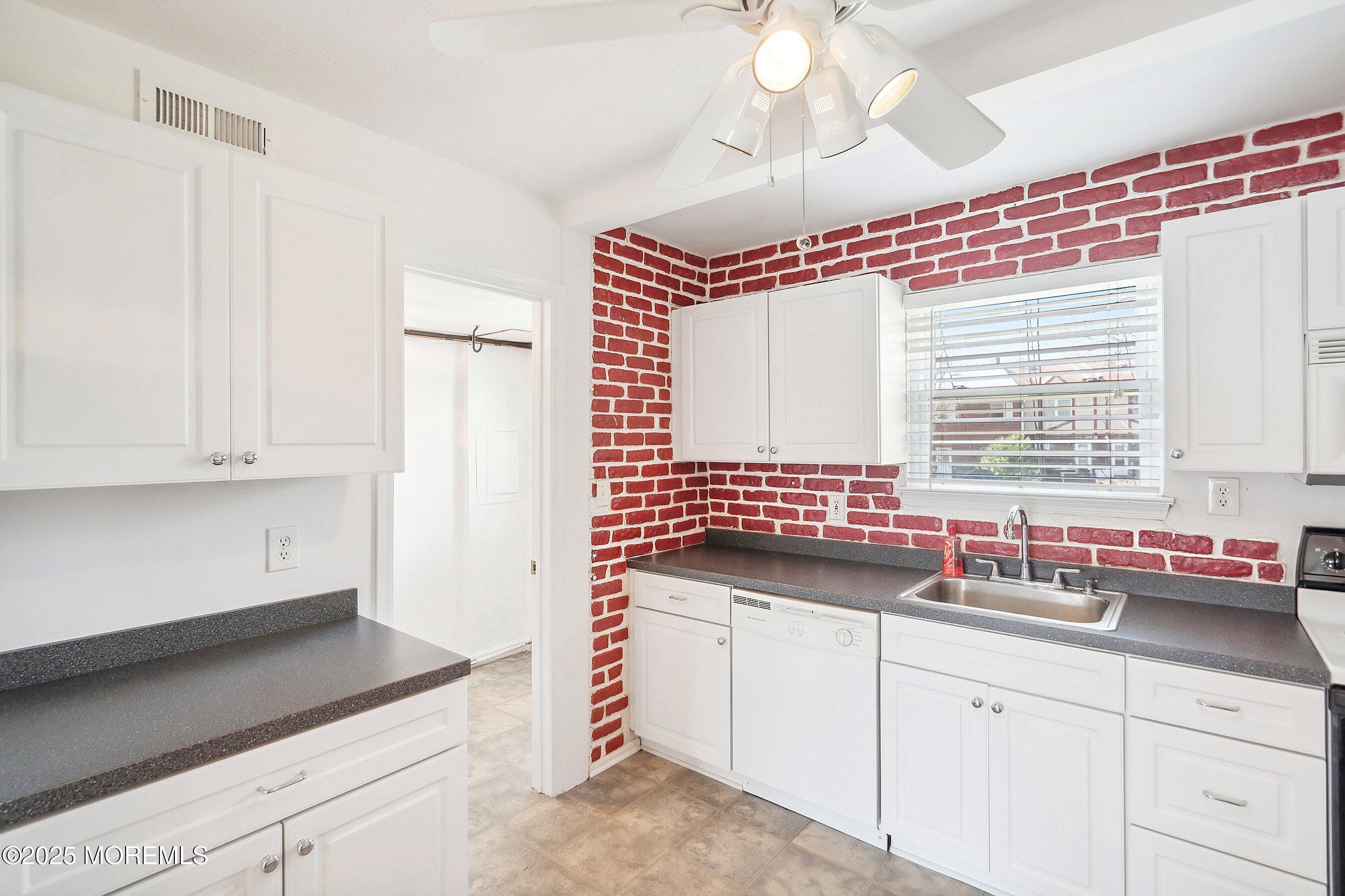 121 Briar Mills Drive, Brick, New Jersey image 5