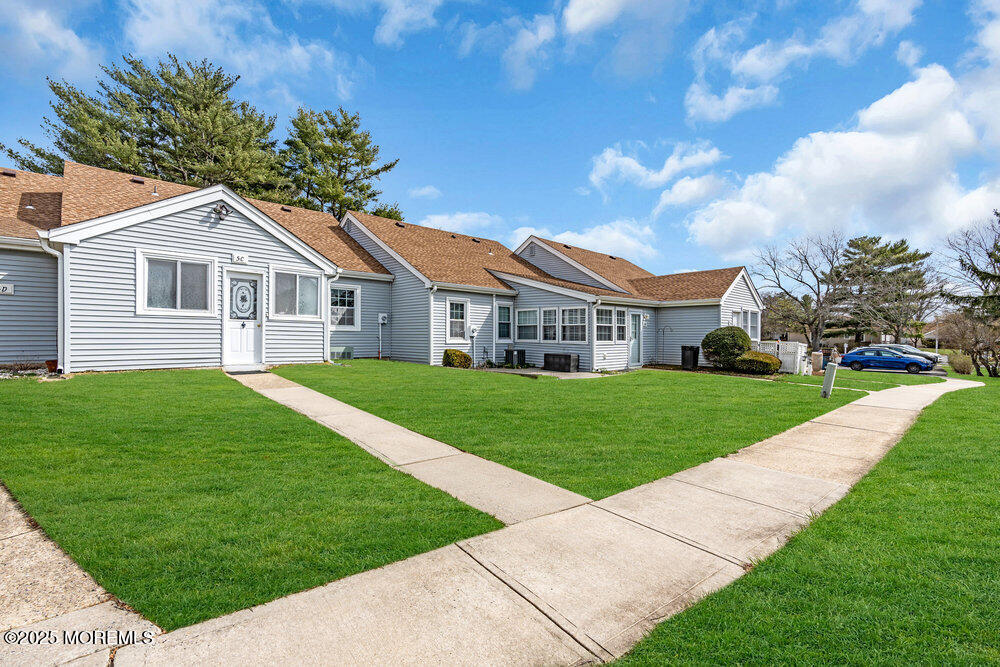 5 Plaza De Las Flores #C, Freehold, New Jersey image 6