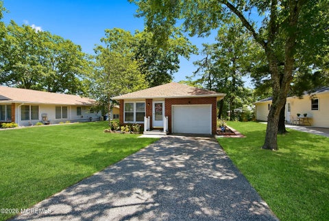 Condo For Sale - 37 Sycamore Road #13<br/> Manahawkin, NJ 08050