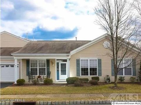 Photo of 41 Greylawn Drive, Lakewood, NJ 08701 (MLS # 22530278)