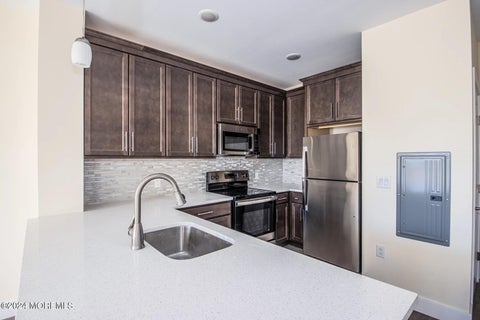 Apartment For Rent - 126 Main Street #417<br/> Monmouth County, Matawan, NJ 07747
