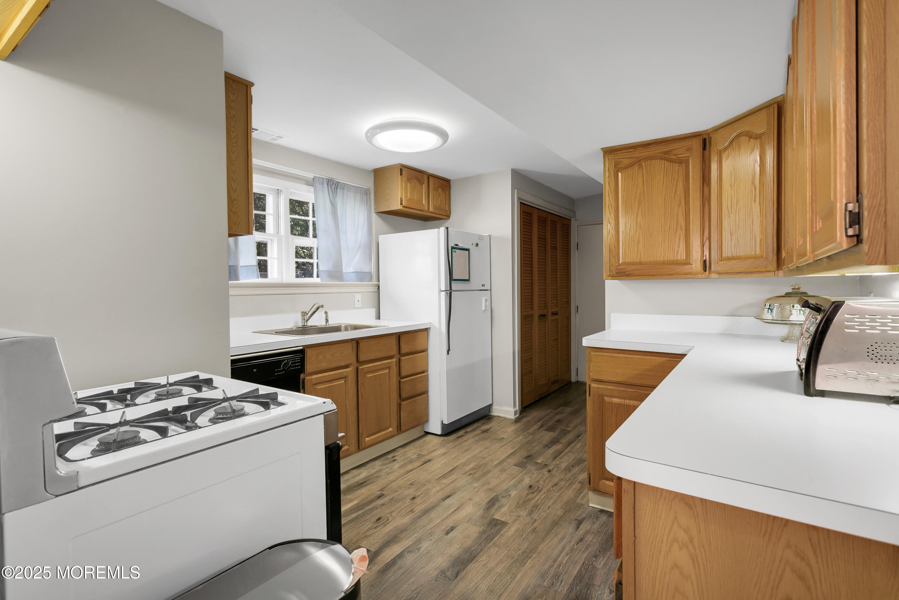 206 Peachwood Road, Middletown, New Jersey image 28