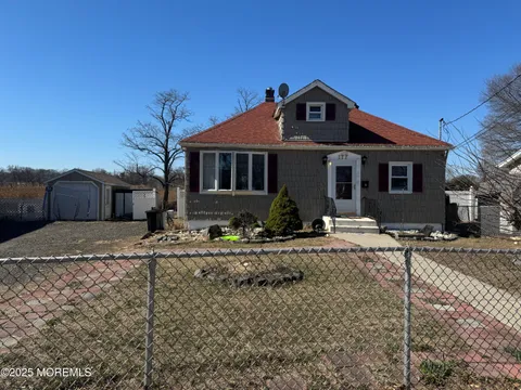 MLS: 22506526