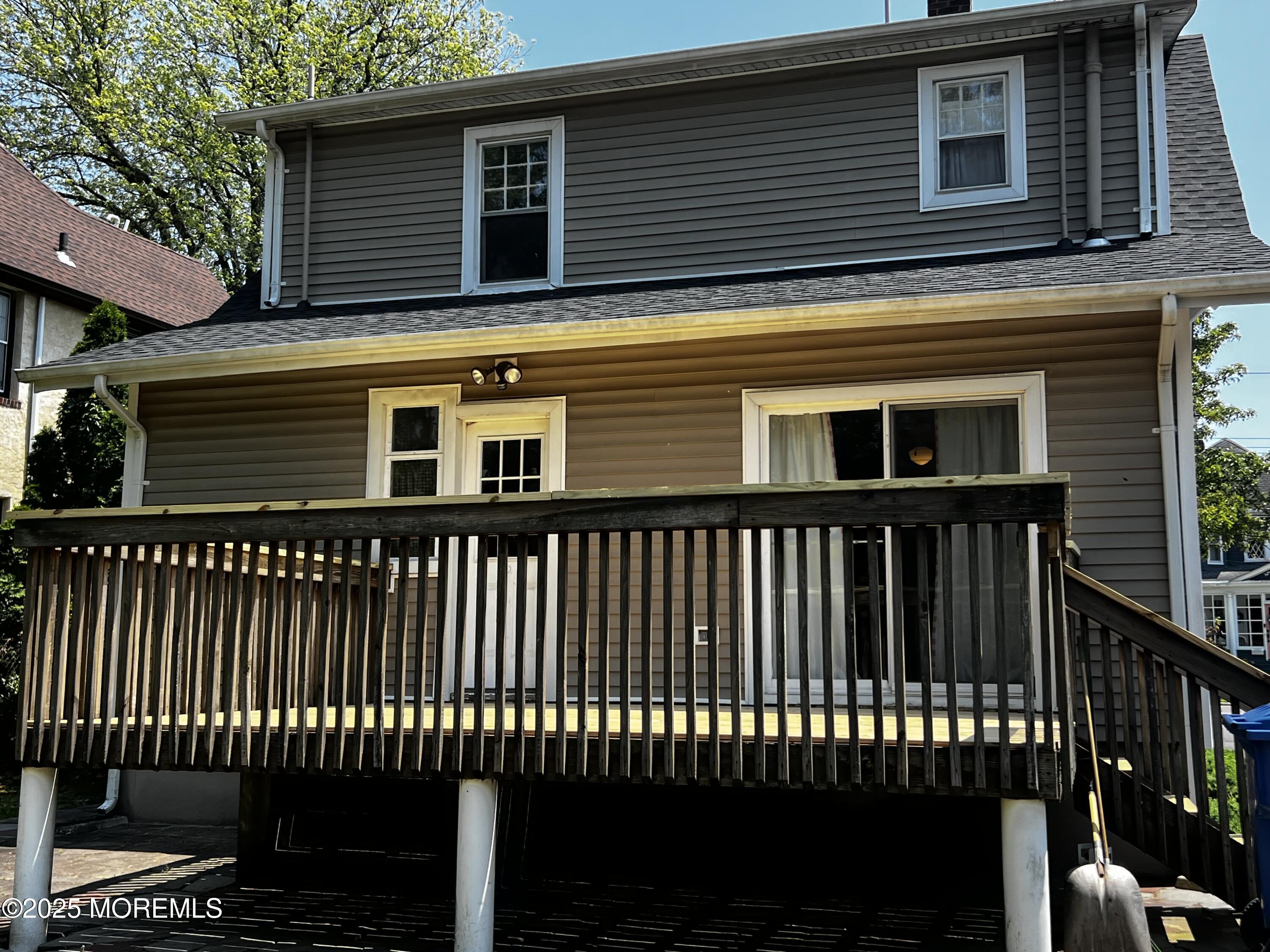 439 River Road