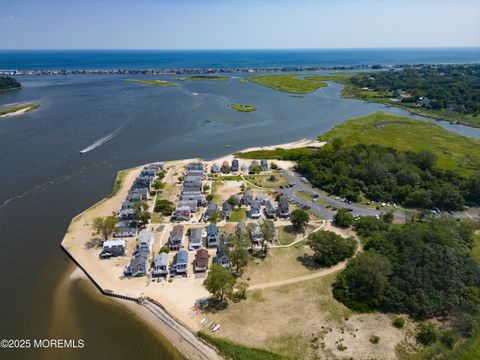 Homes For Sale - 142 Black Point Road #H9<br/> Rumson, NJ 07760