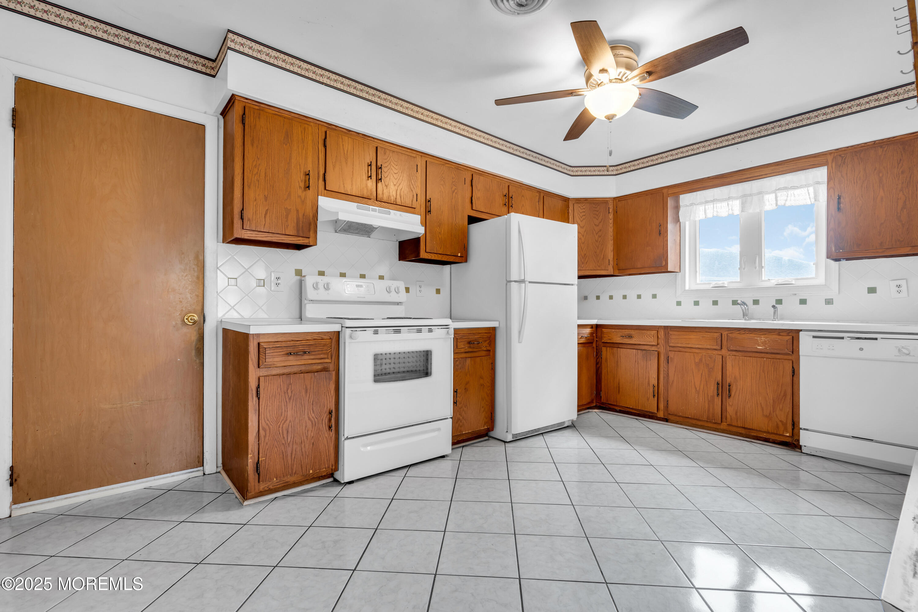 26 Salisbury Court, Toms River, New Jersey image 11