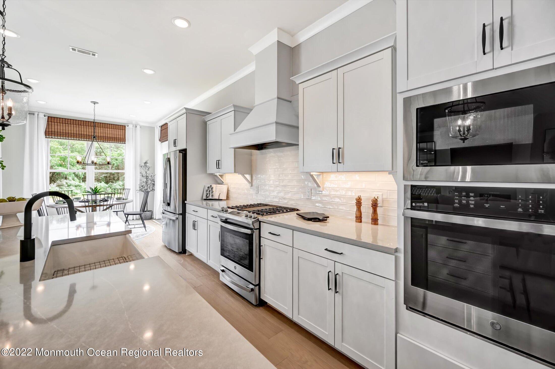 14 Moonflower Drive, Manalapan, New Jersey image 16
