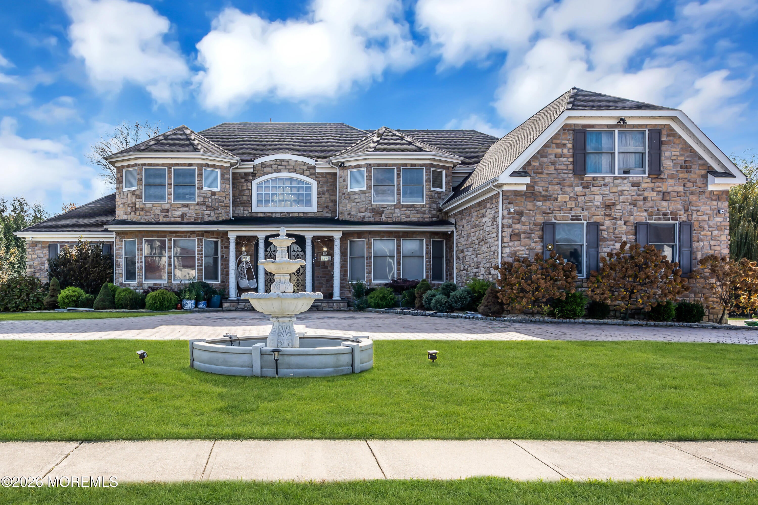 185 Dayna Court