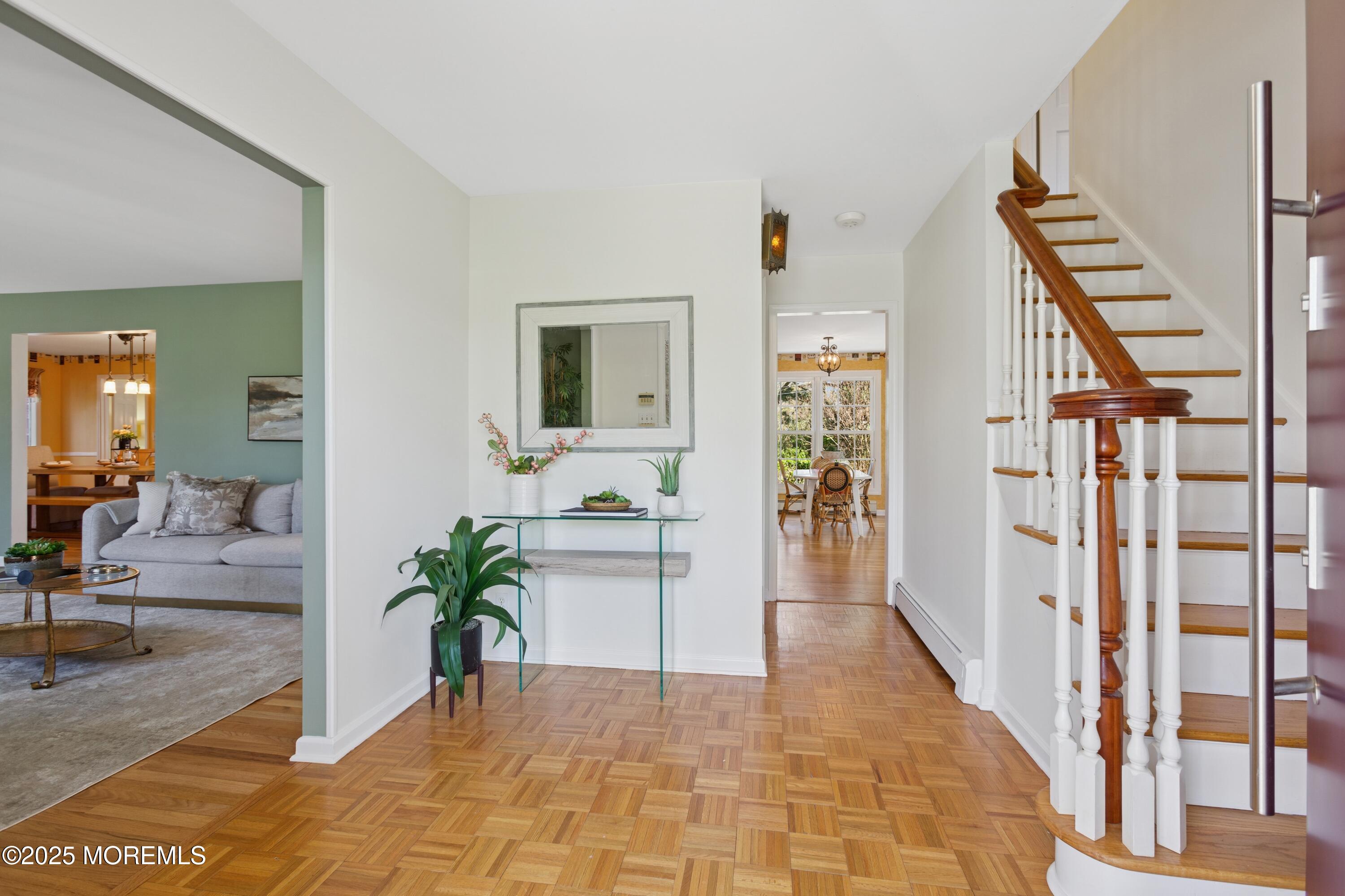 6 Carriage Drive, Middletown, New Jersey image 9