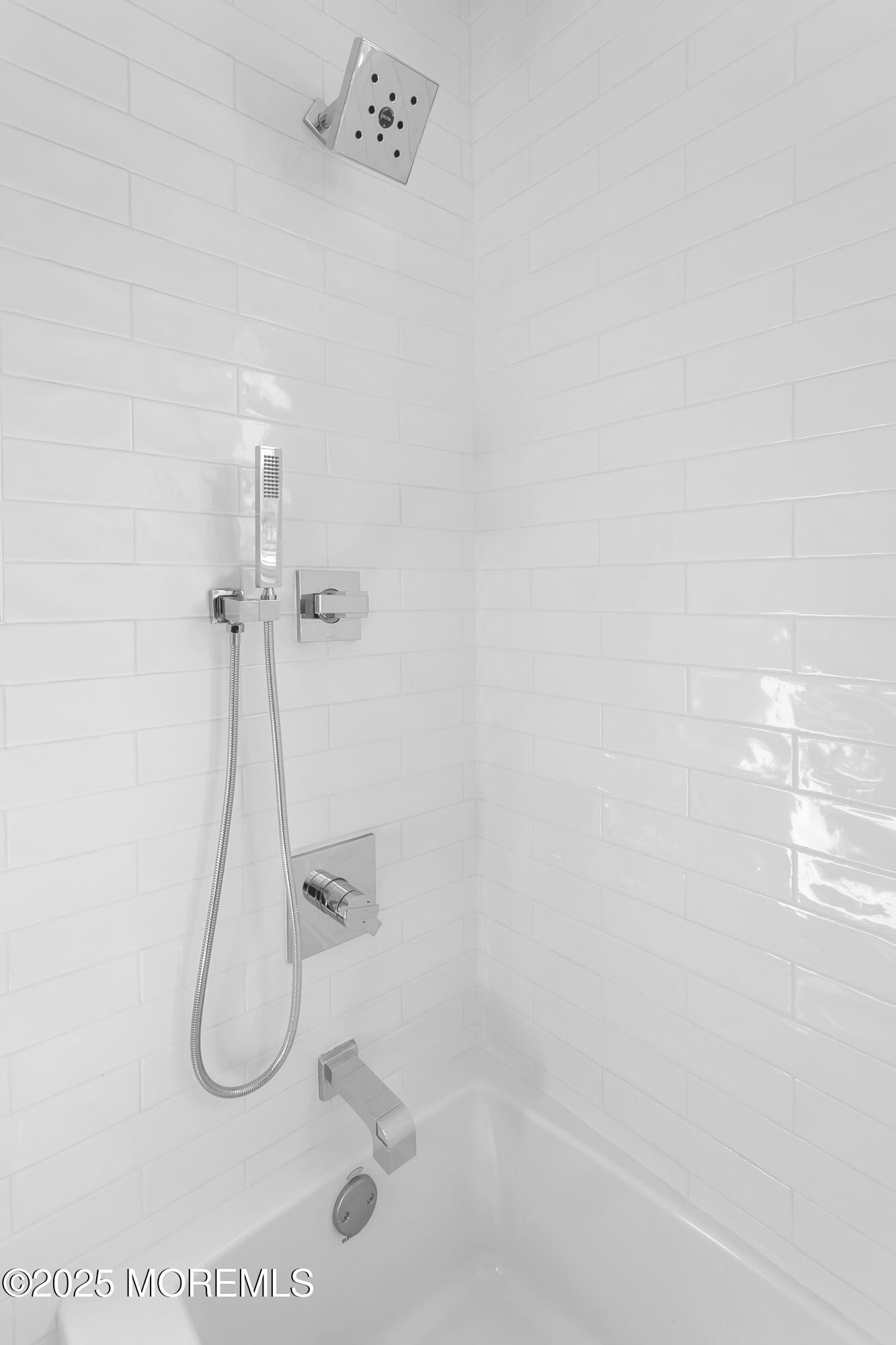 832 Nutswamp Road, Red Bank, New Jersey image 18