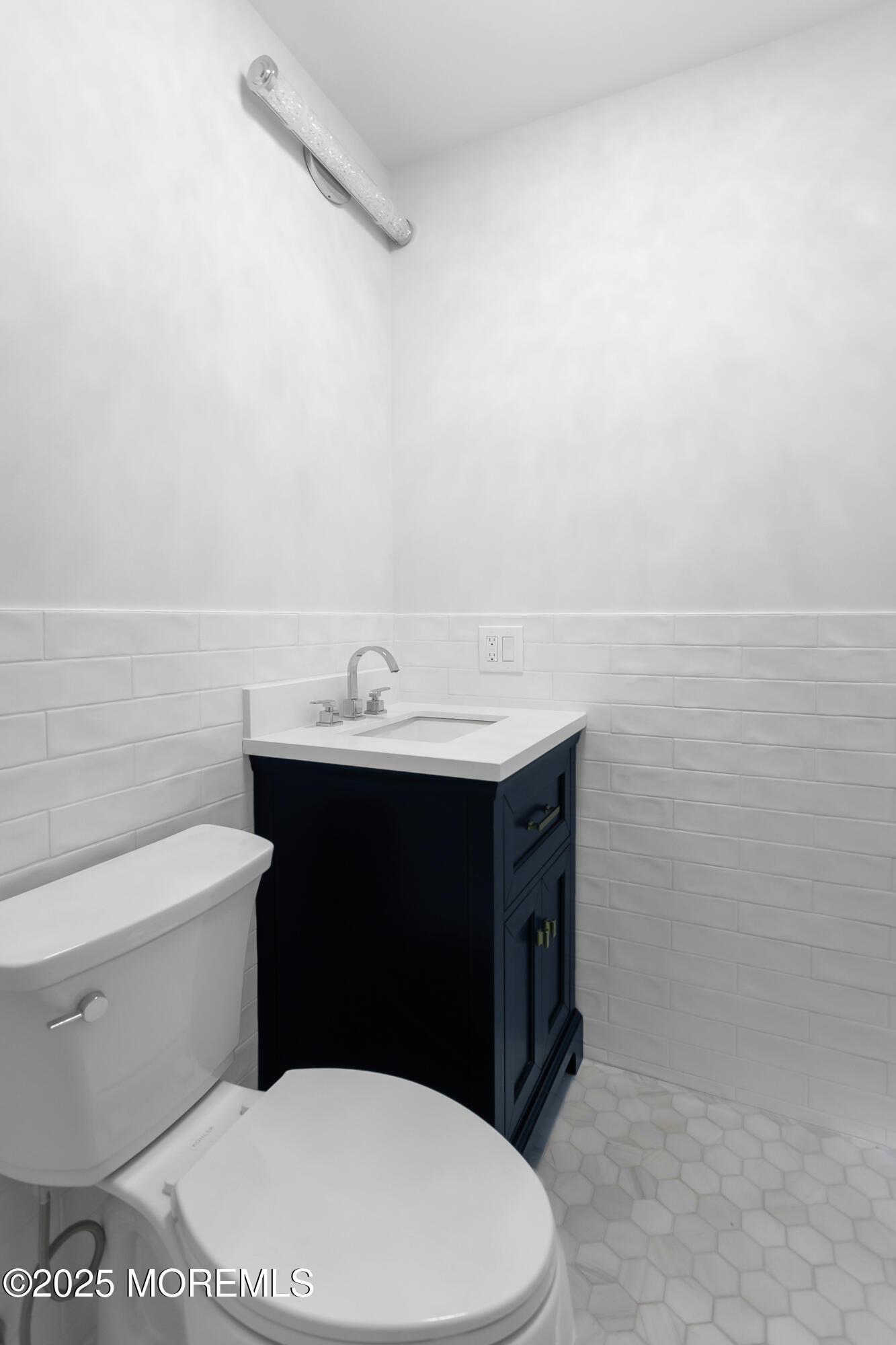 832 Nutswamp Road, Red Bank, New Jersey image 12