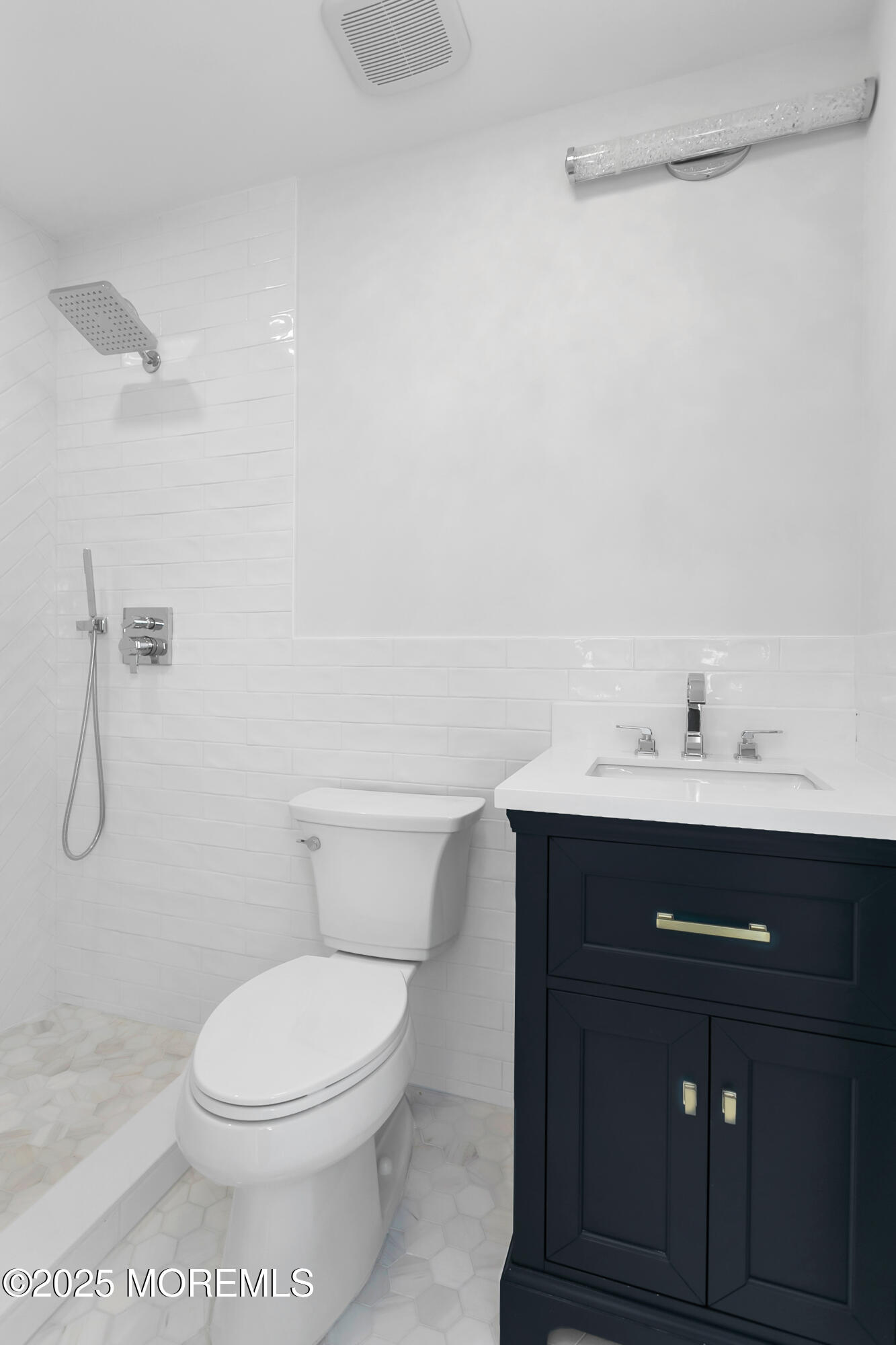 832 Nutswamp Road, Red Bank, New Jersey image 10