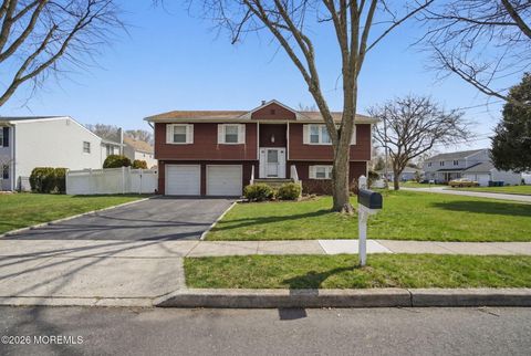 708 Auth Avenue Oakhurst NJ 07755