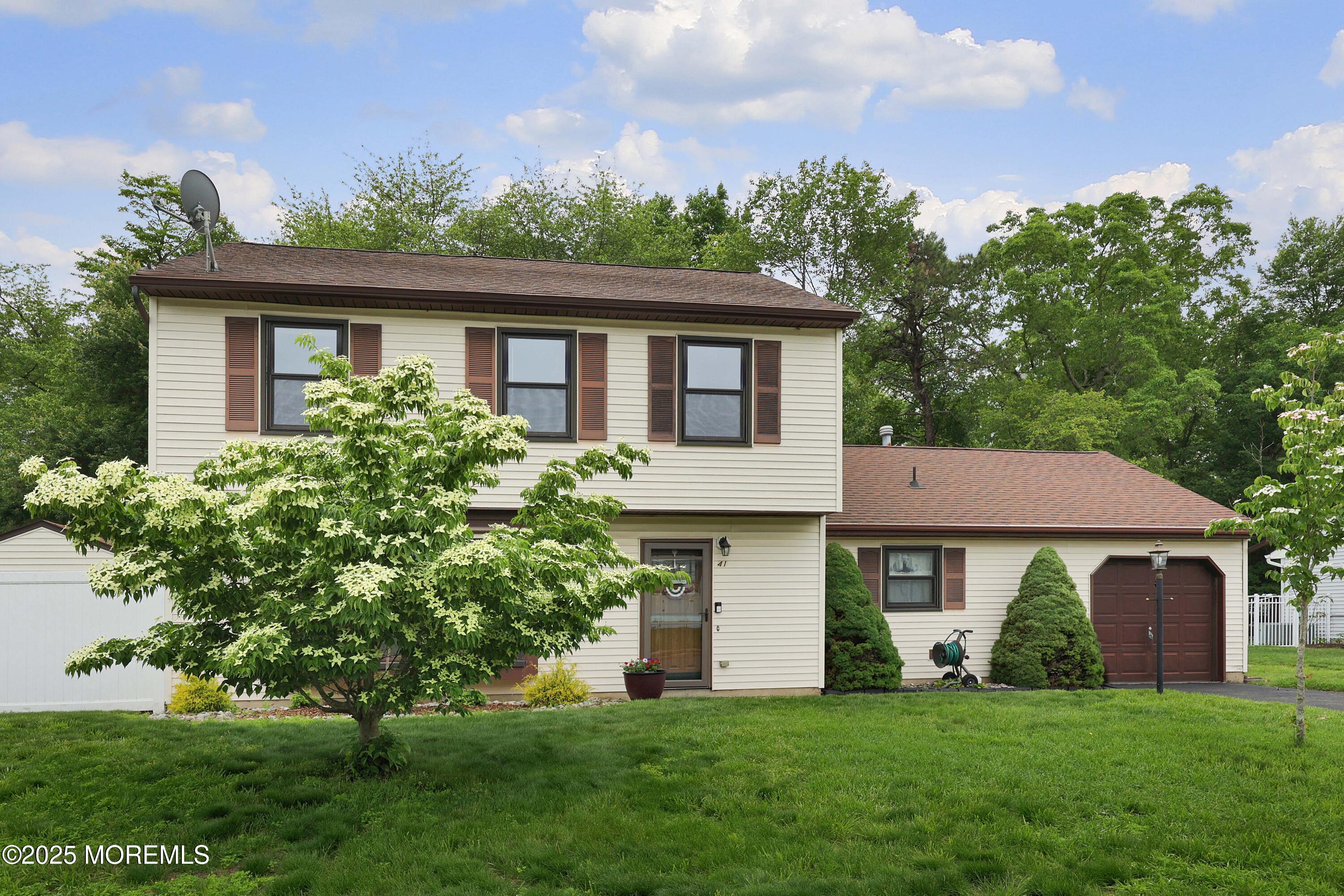 41 Eric Drive, Howell, New Jersey image 1