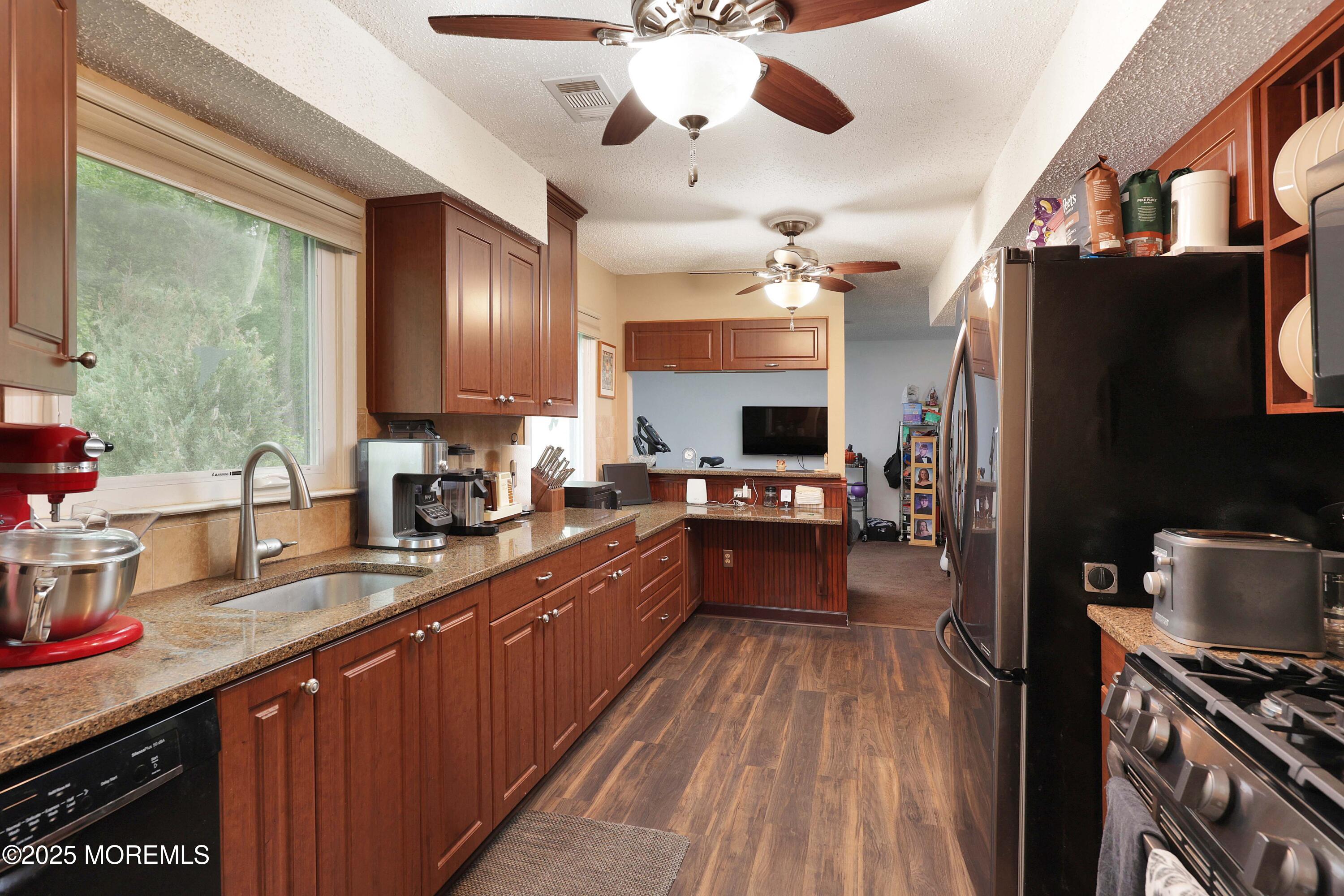 41 Eric Drive, Howell, New Jersey image 11