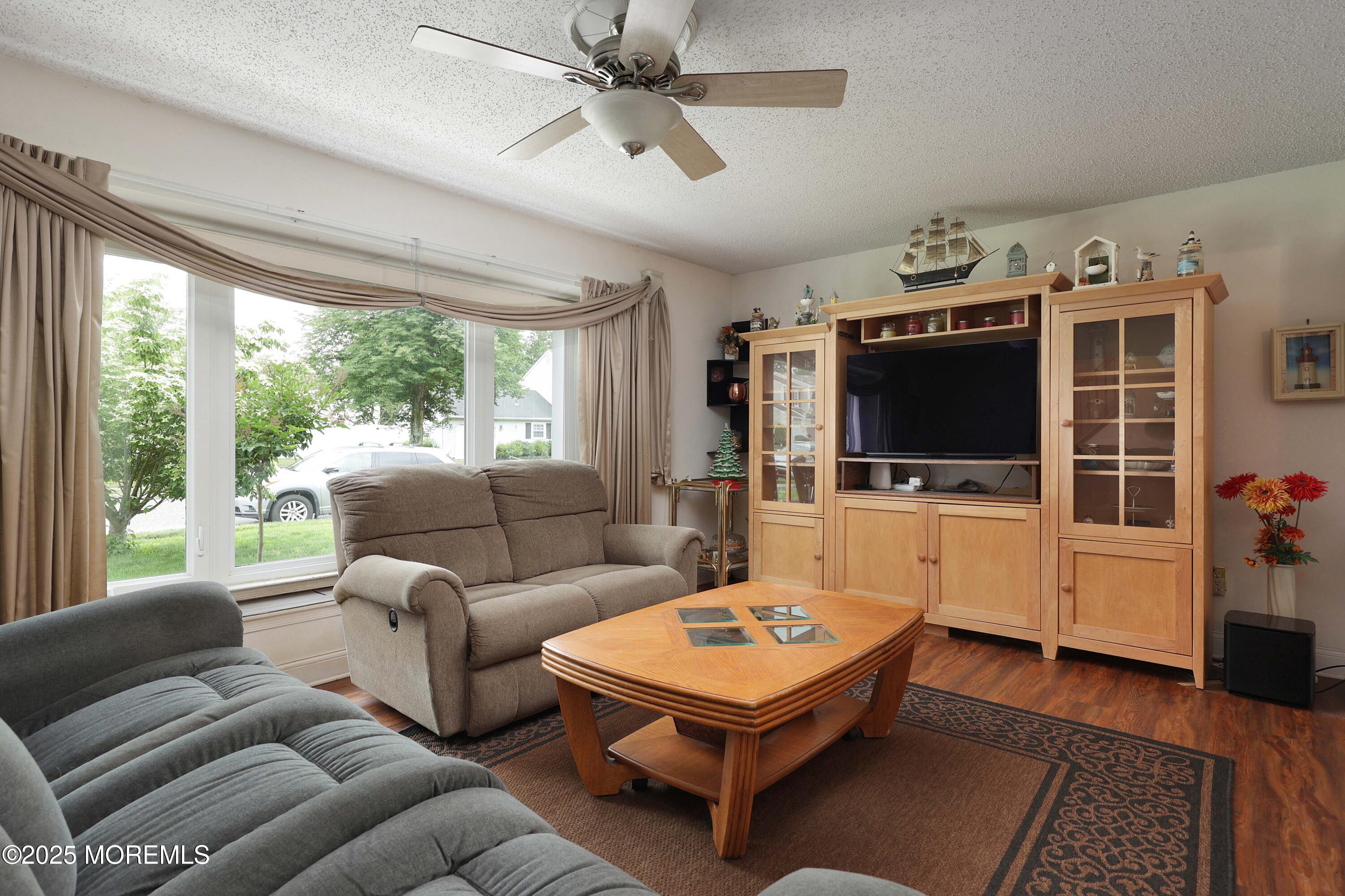41 Eric Drive, Howell, New Jersey image 7