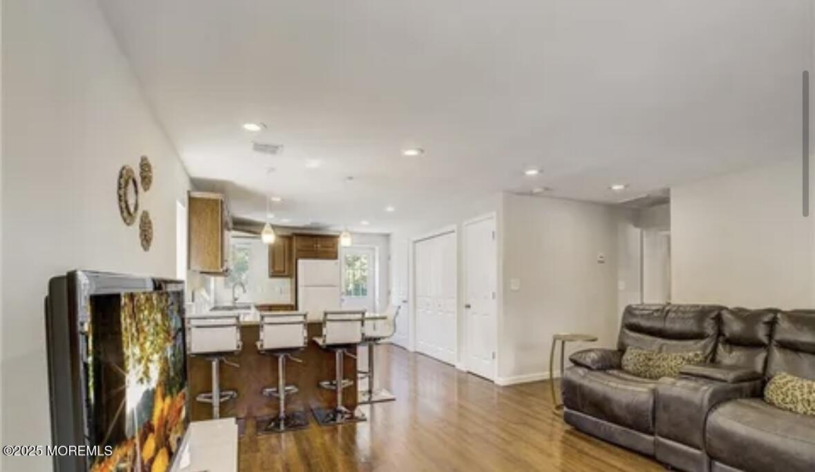 106 Manalapan Road, Spotswood, New Jersey image 3