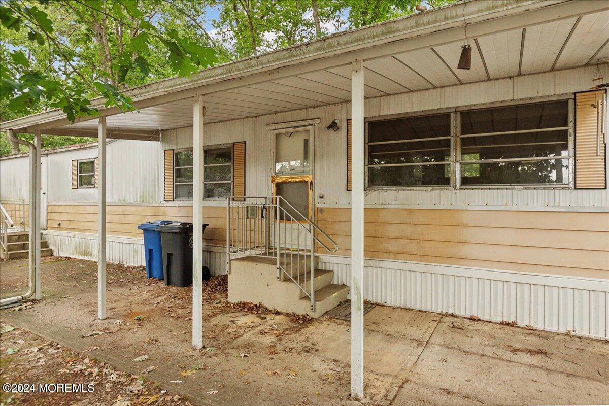 Toms River, New Jersey 08755, United States, 2 Bedrooms Bedrooms, ,1 BathroomBathrooms,Residential,Active,44674