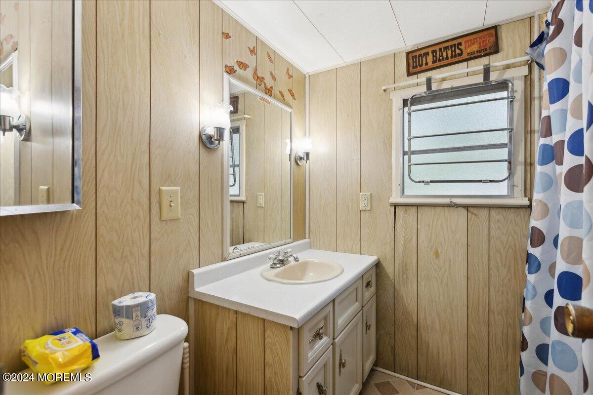 Toms River, New Jersey 08755, United States, 2 Bedrooms Bedrooms, ,1 BathroomBathrooms,Residential,Active,44674