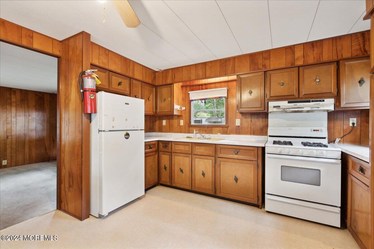 Toms River, New Jersey 08755, United States, 2 Bedrooms Bedrooms, ,1 BathroomBathrooms,Residential,Active,44674