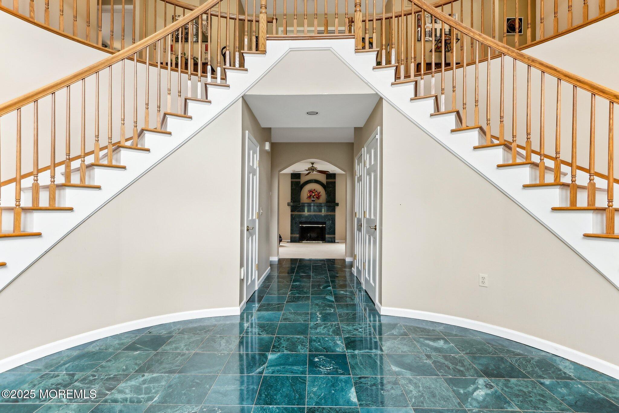 4 Lisa Court, Millstone, New Jersey image 2
