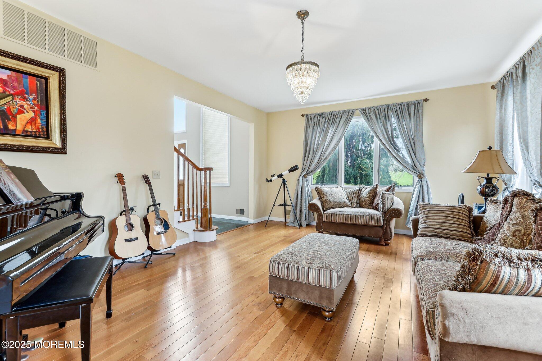 4 Lisa Court, Millstone, New Jersey image 9