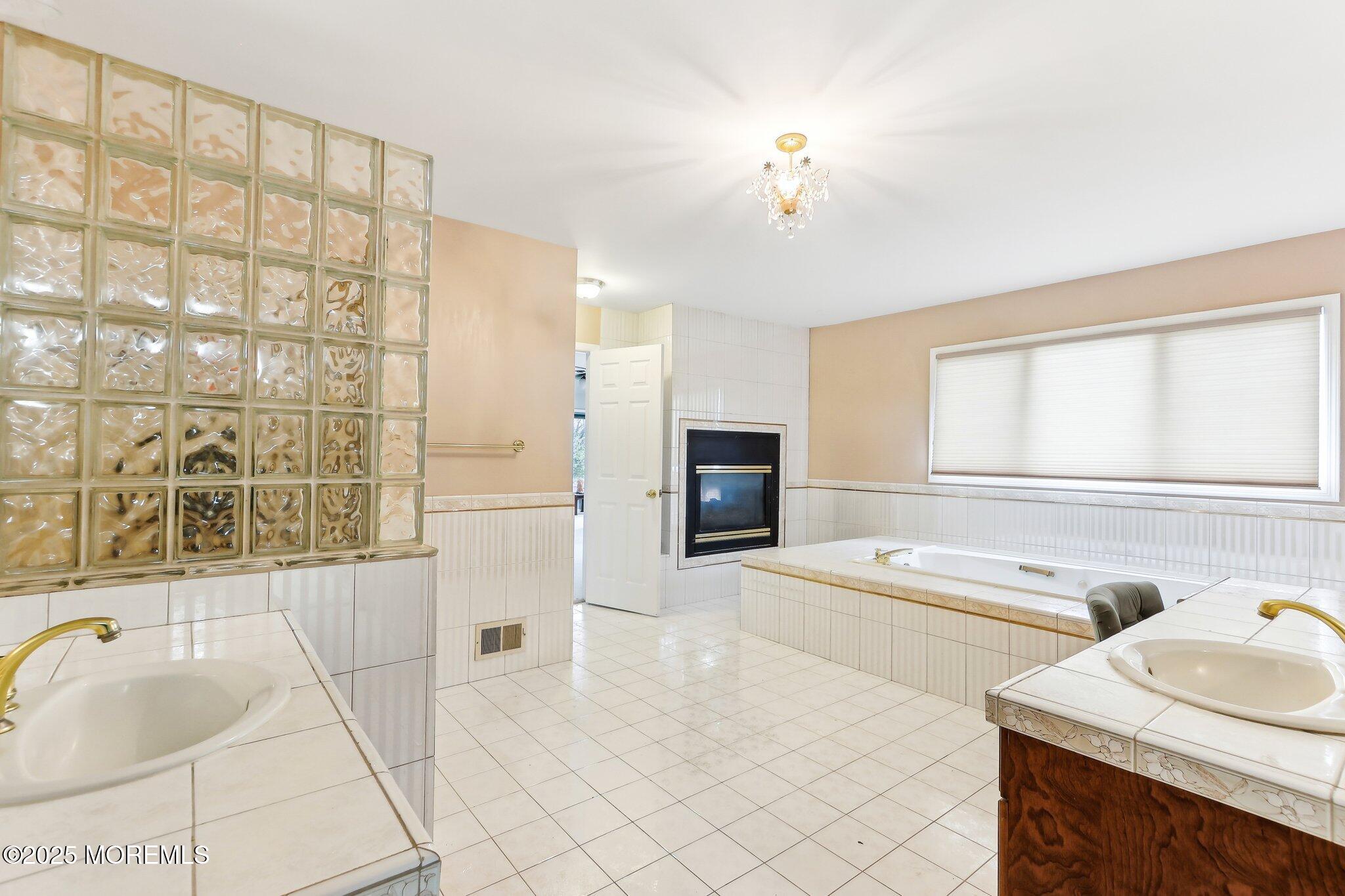 4 Lisa Court, Millstone, New Jersey image 31