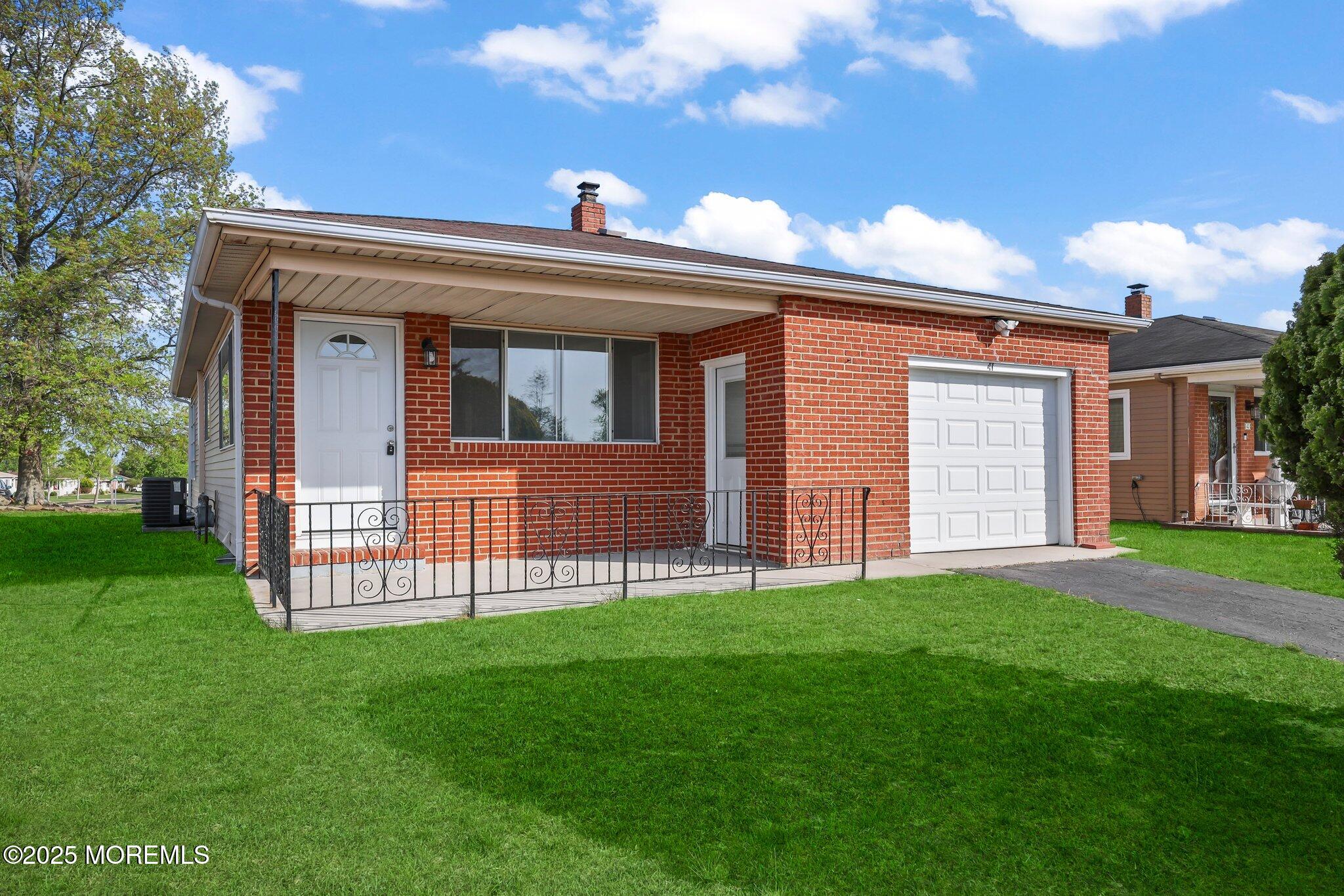 41 Puerto Vallarta Street, Toms River, New Jersey image 1