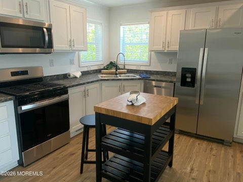 Homes For Sale - 18 Maple Tree Court<br/> Manahawkin, NJ 08050