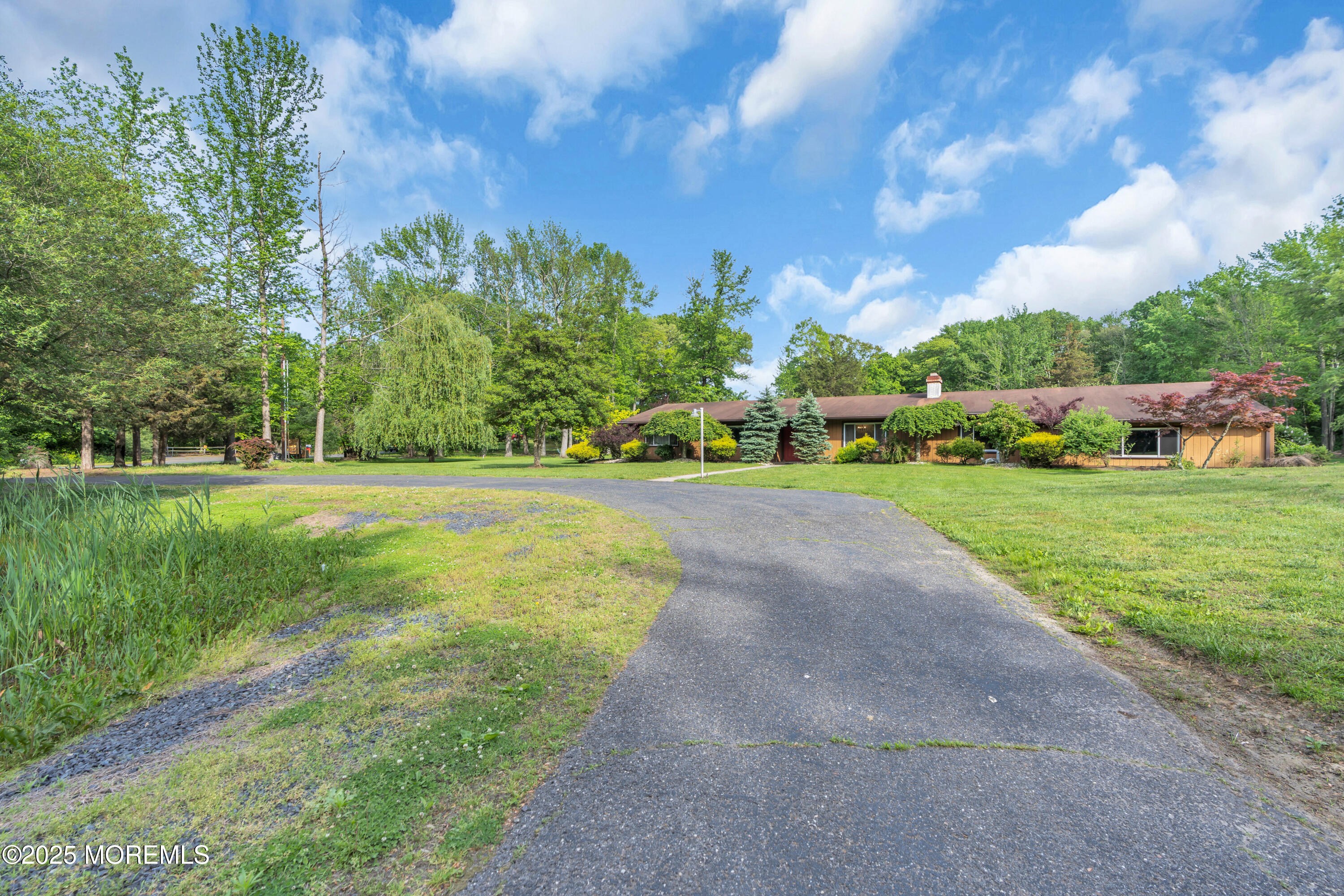 91 Mccaffery Road, Manalapan, New Jersey image 31