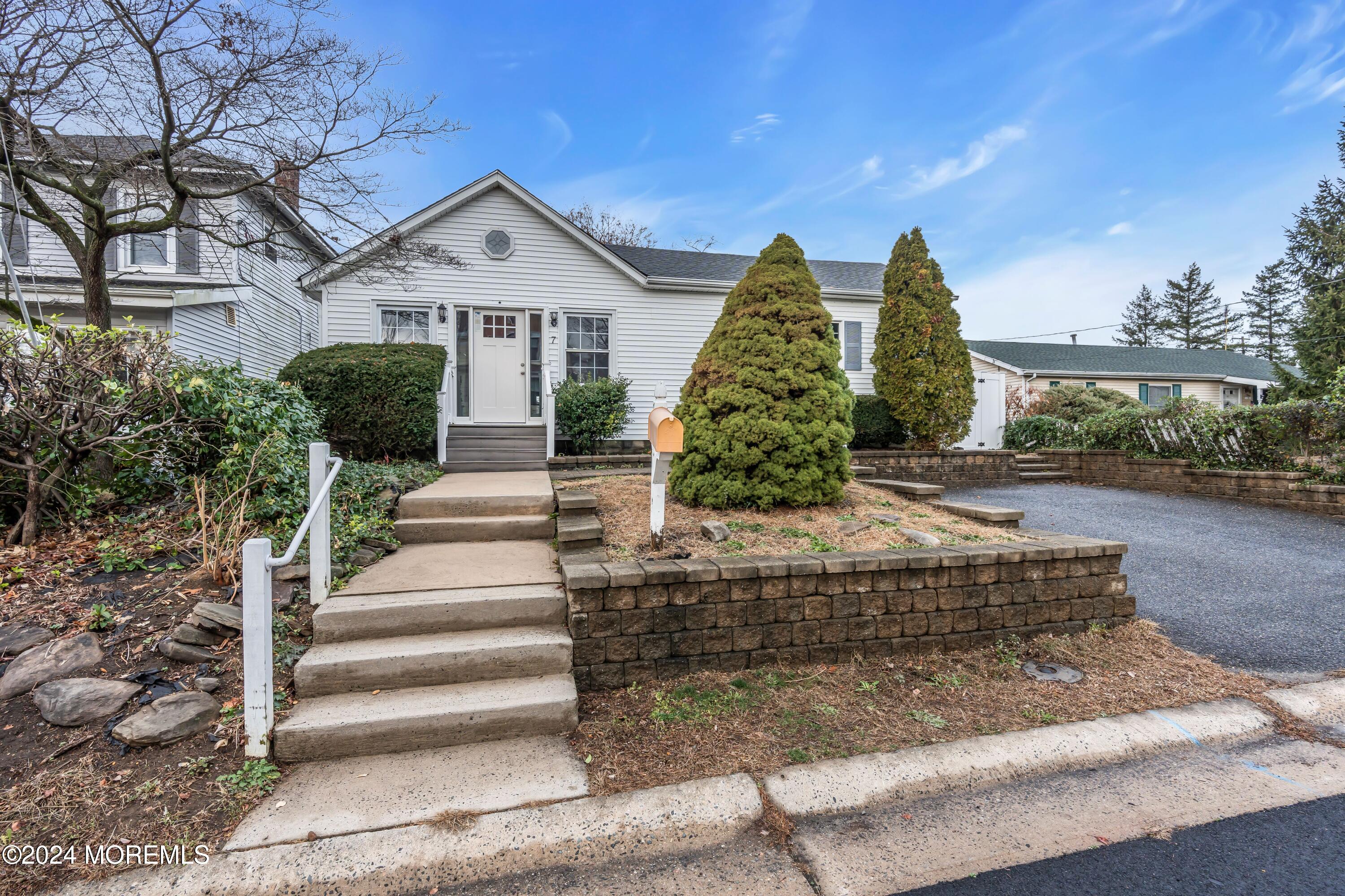 7 Raritan Avenue, Leonardo, New Jersey image 1