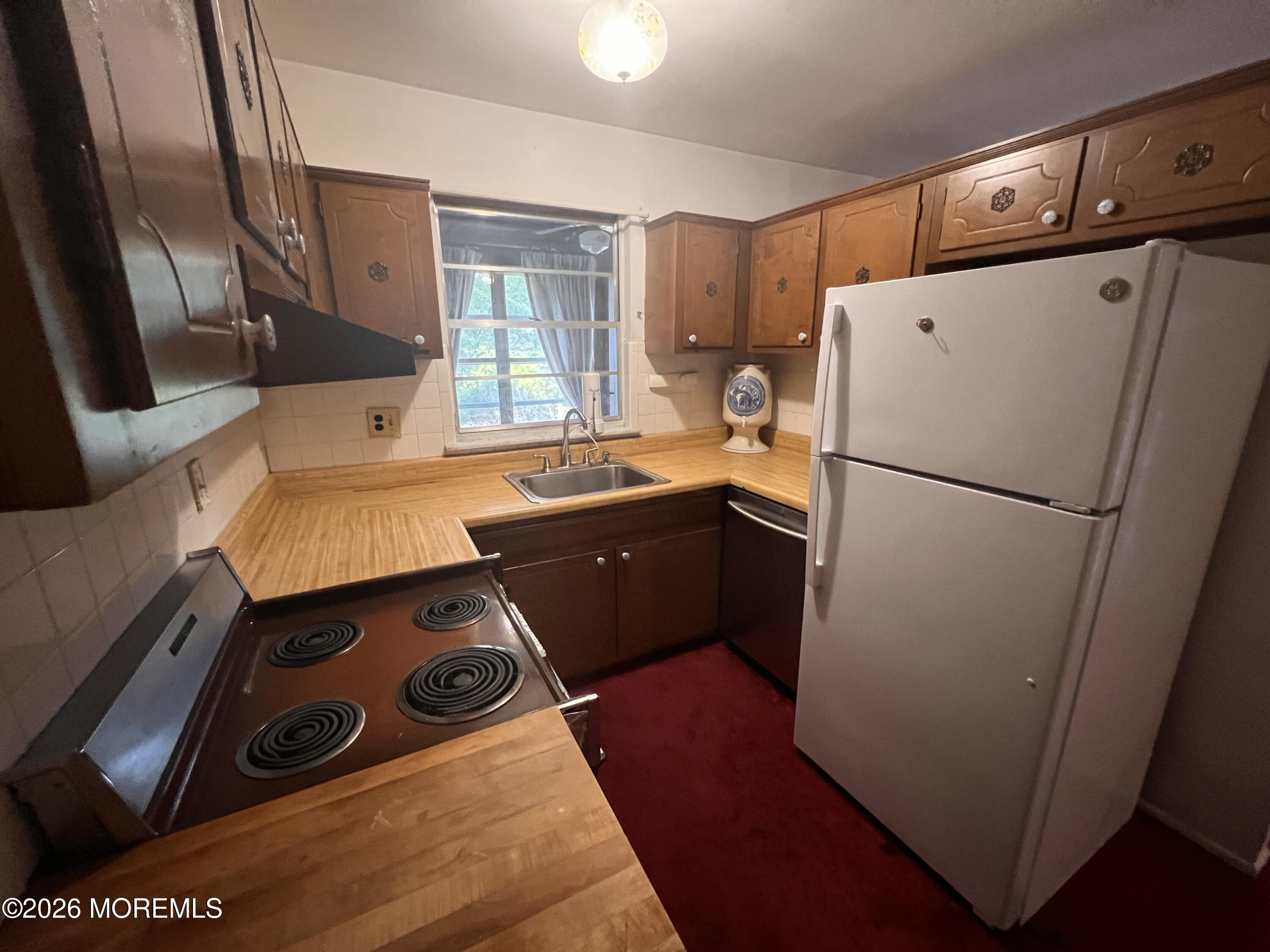 253 C Columbine Avenue c