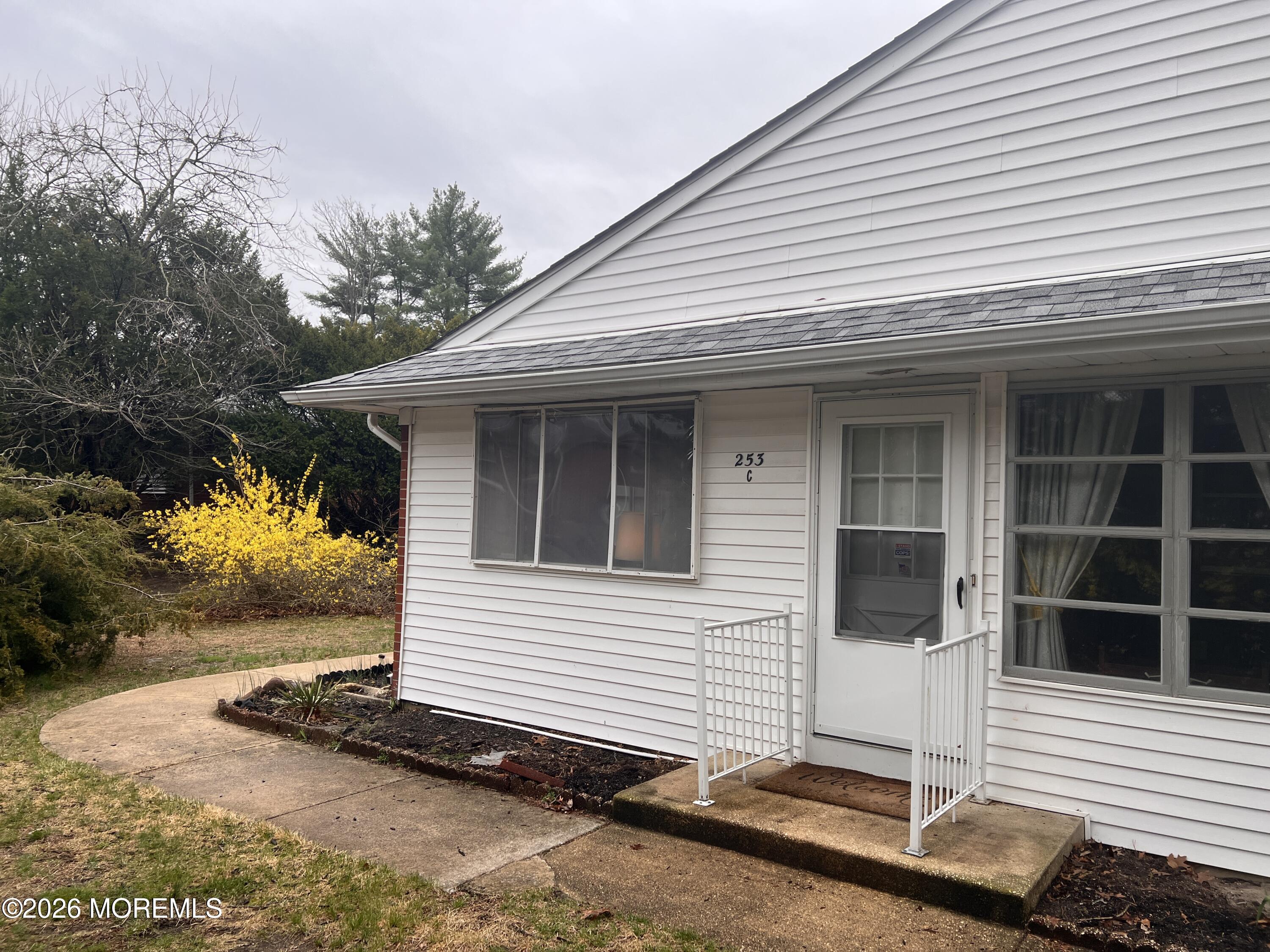 253 C Columbine Avenue c