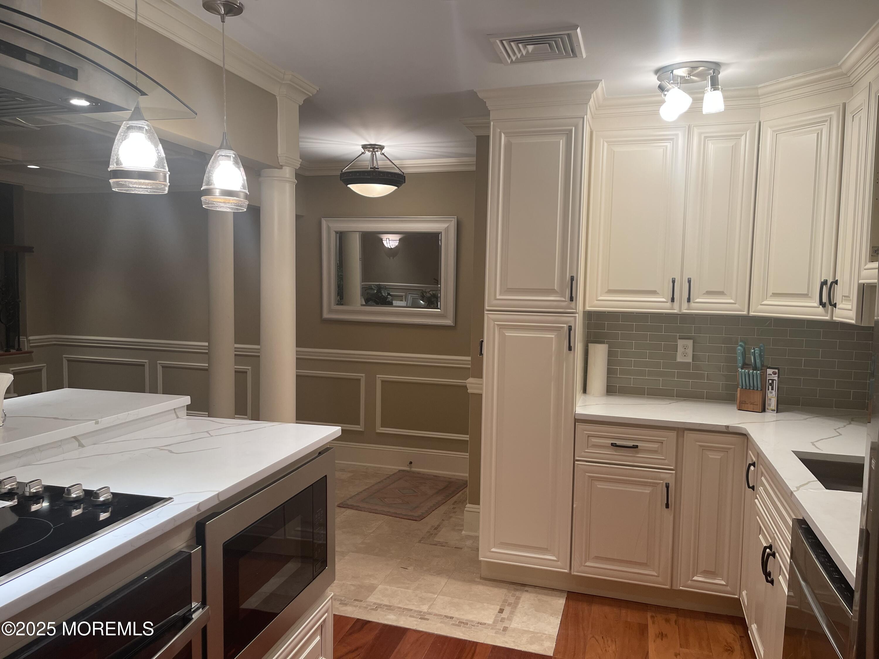 75 Meadowview Drive #2203, Annandale, New Jersey image 4