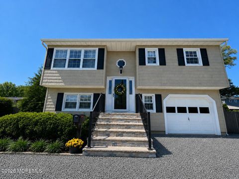 Homes For Sale - 637 Bray Avenue<br/> Port Monmouth, NJ 07758
