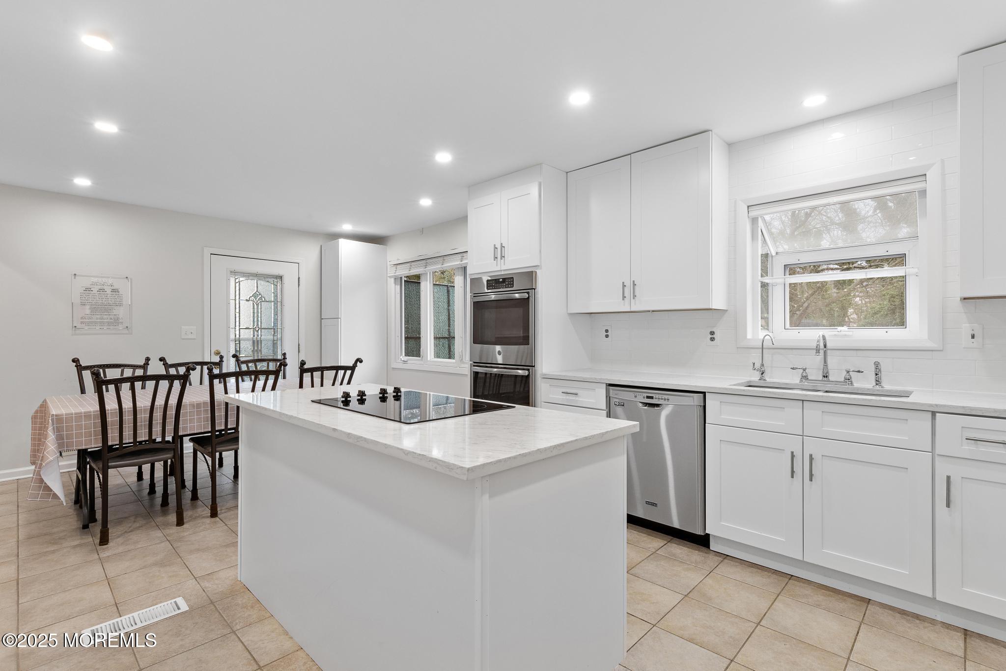 1375 Red Oak Drive, Lakewood, New Jersey image 15