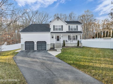 Photo of 144 Lakeview Court, Toms River, NJ 08753 (MLS # 22601192)