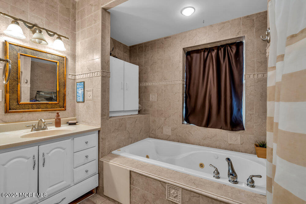 1998 Manor Drive, Wall, New Jersey image 43