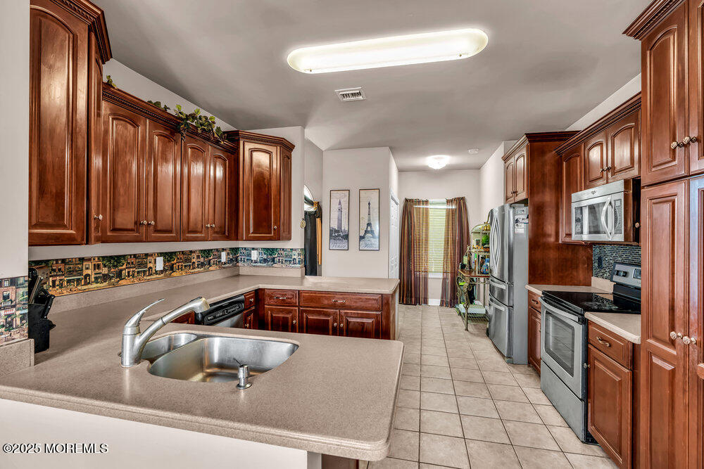 1998 Manor Drive, Wall, New Jersey image 4