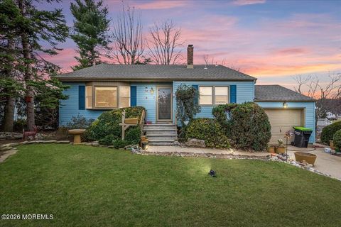 Homes For Sale - 2 Clark Drive<br/> Hazlet, NJ 07730