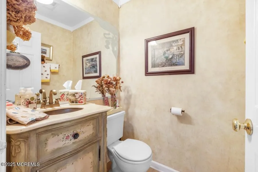 Manalapan, New Jersey 07726, United States, 3 Bedrooms Bedrooms, ,3 BathroomsBathrooms,Residential,Pending,3955