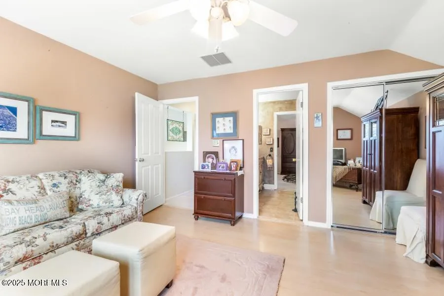 Manalapan, New Jersey 07726, United States, 3 Bedrooms Bedrooms, ,3 BathroomsBathrooms,Residential,Pending,3955