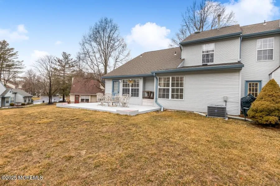 Manalapan, New Jersey 07726, United States, 3 Bedrooms Bedrooms, ,3 BathroomsBathrooms,Residential,Pending,3955