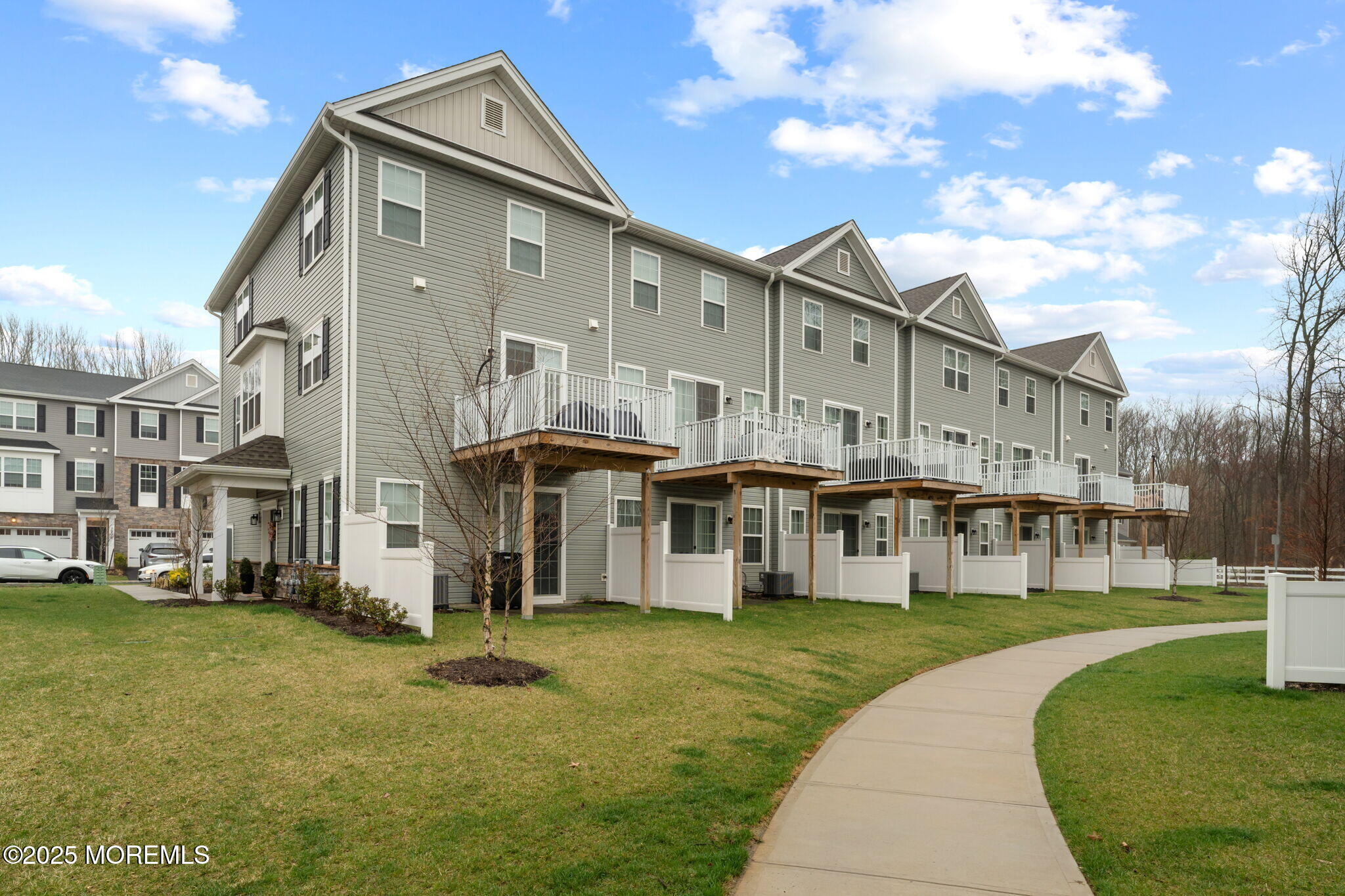 1006 Arose Lane