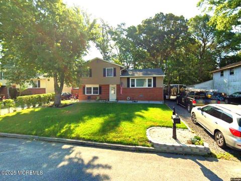 Photo of 245 Lake Champlain Drive, Little Egg Harbor, NJ 08087 (MLS # 22534162)